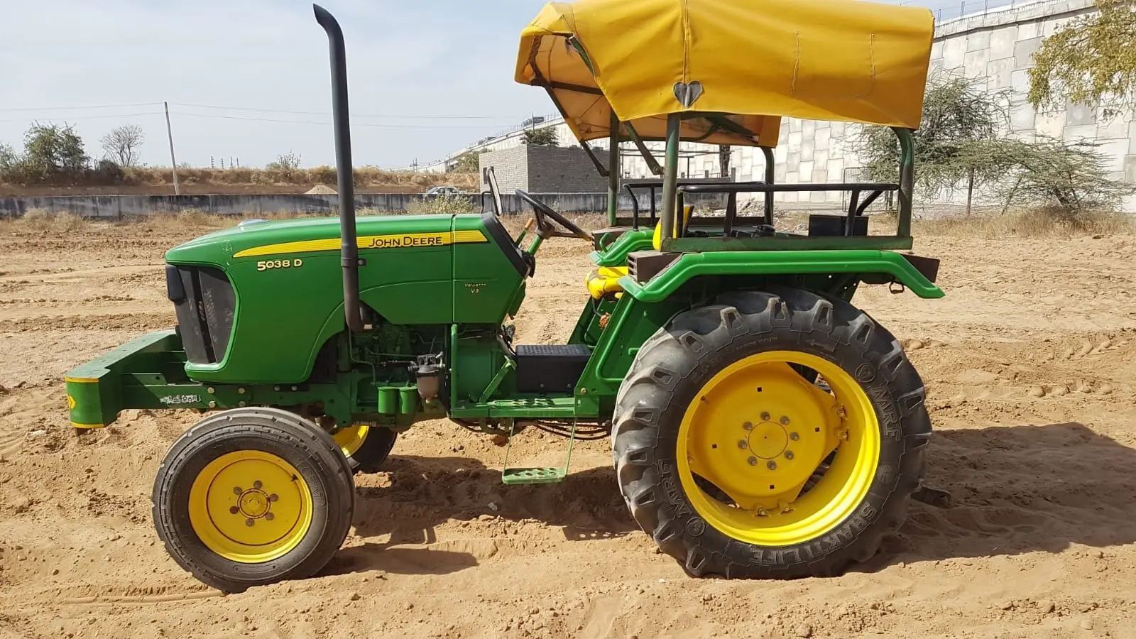 John Deere 5038 D