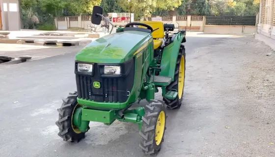 John Deere 3028 EN
